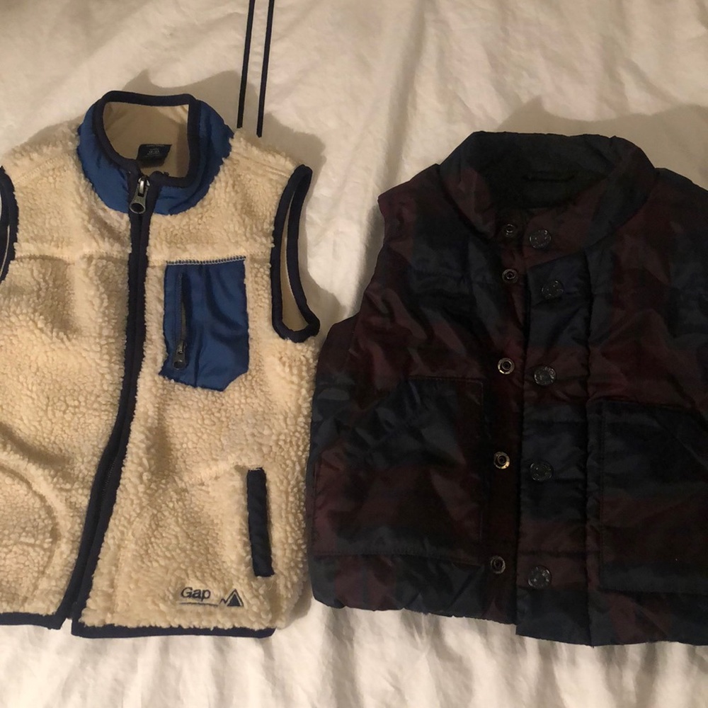 Set of 2 boys size 18mo vests GAP